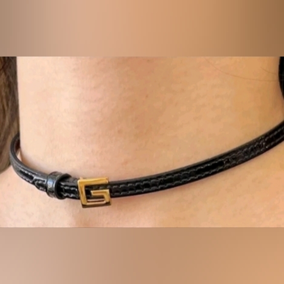 Authenticated Vintage Gucci Logo Choker Necklace Black Gold Leather - Picture 11 of 13
